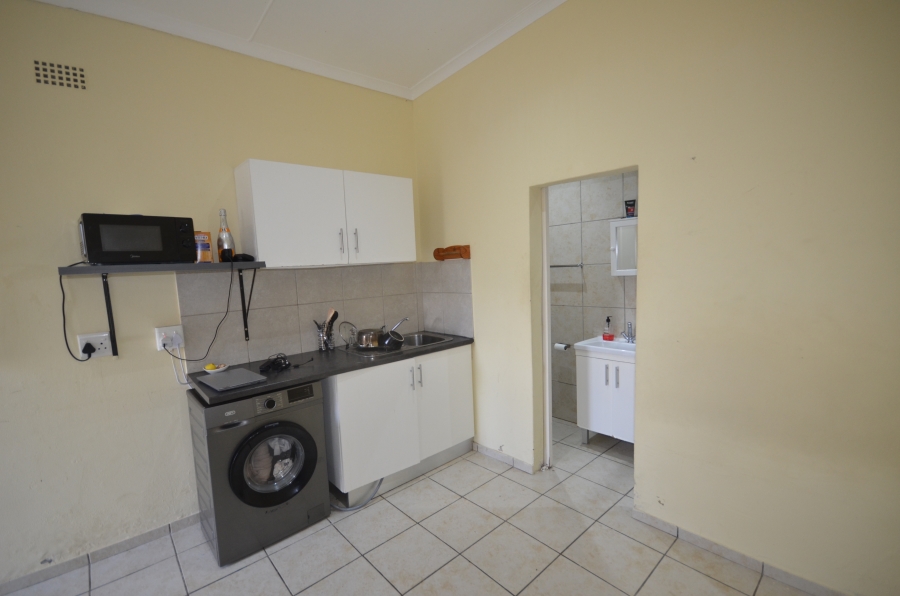 To Let 1 Bedroom Property for Rent in Beacon Bay Eastern Cape